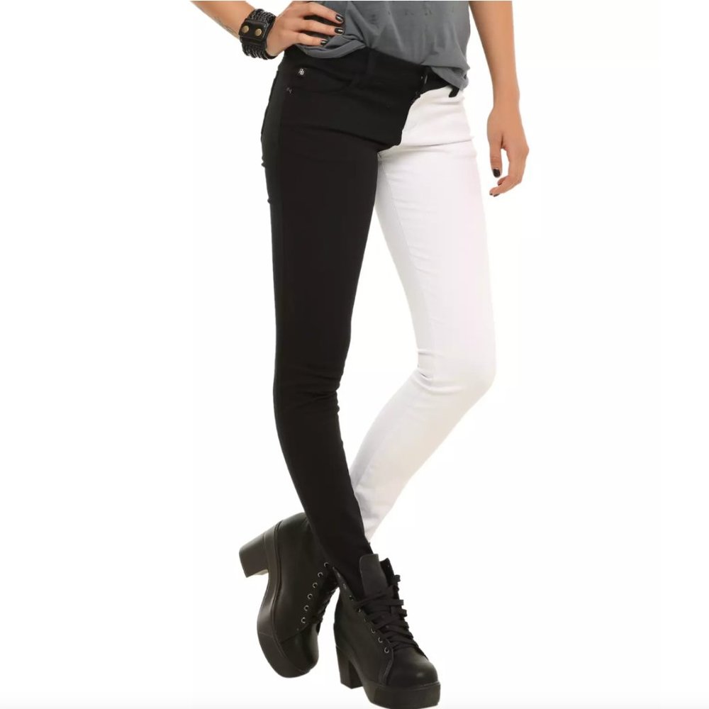 Daang Goodman Tripp White And Black Split Leg Skinny Jeans Color Block
